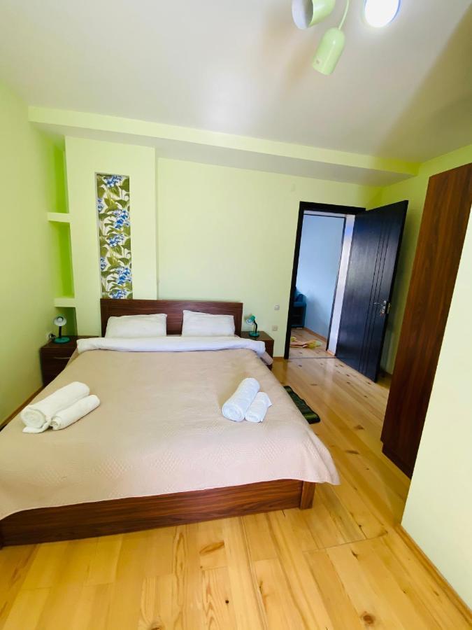 Guesthouse Alpenrose Mestia Buitenkant foto