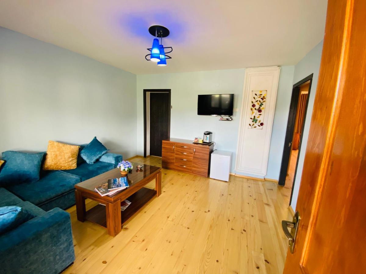 Guesthouse Alpenrose Mestia Buitenkant foto