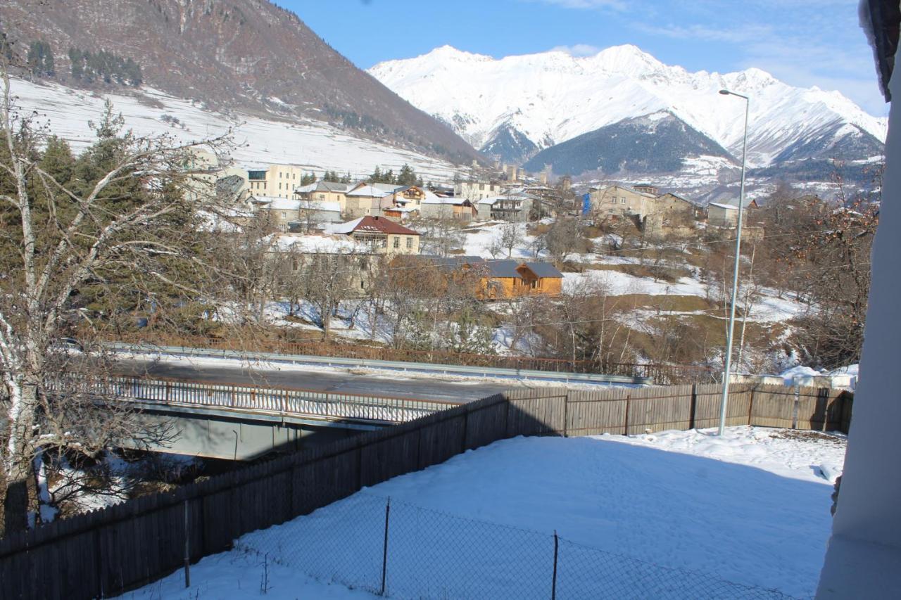 Guesthouse Alpenrose Mestia Buitenkant foto