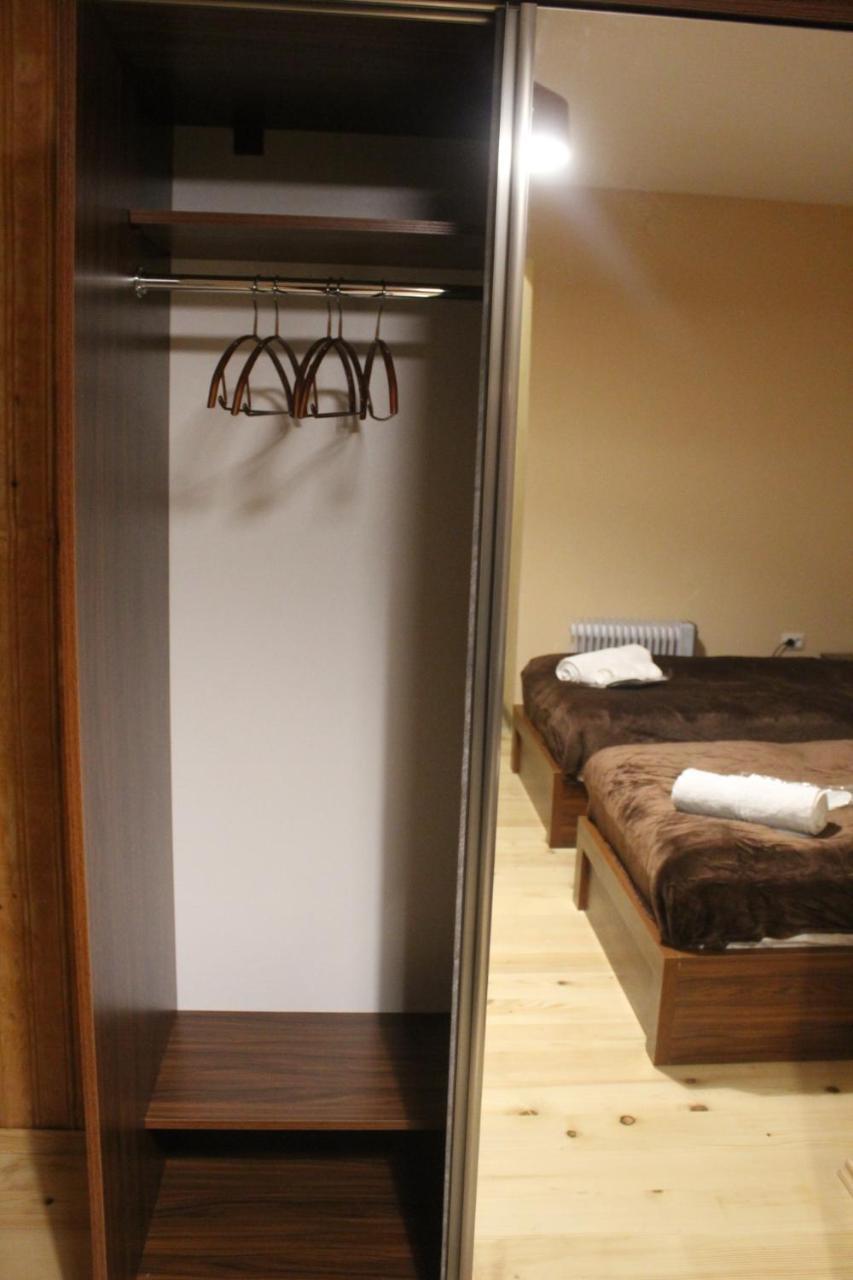Guesthouse Alpenrose Mestia Buitenkant foto