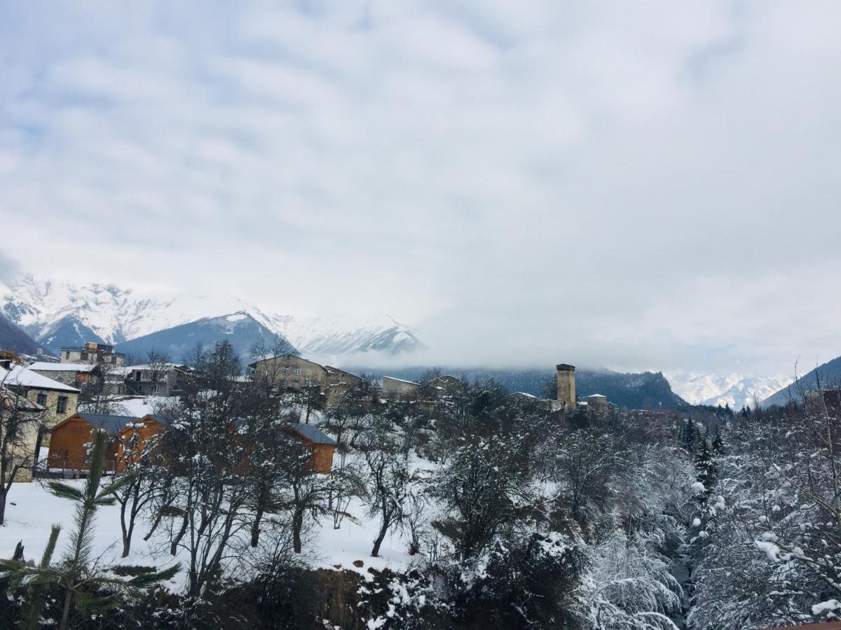 Guesthouse Alpenrose Mestia Buitenkant foto