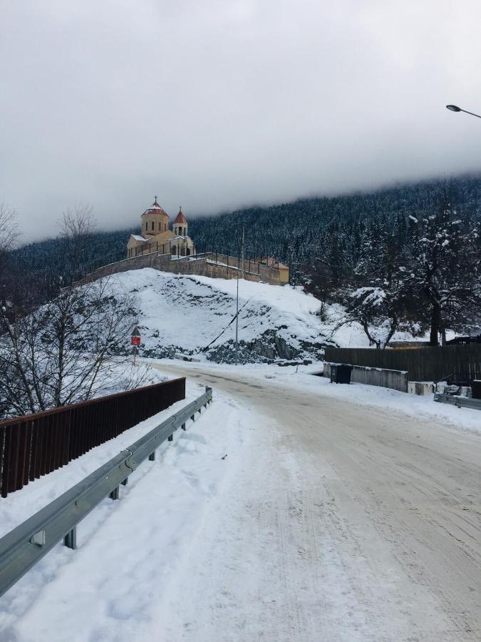 Guesthouse Alpenrose Mestia Buitenkant foto